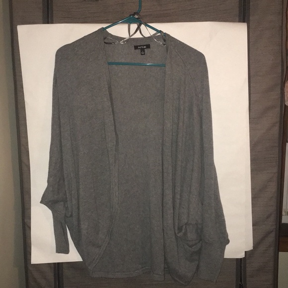 Gray cardigan - Picture 2 of 2